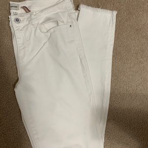 White Distressed Jeans with frayed hem